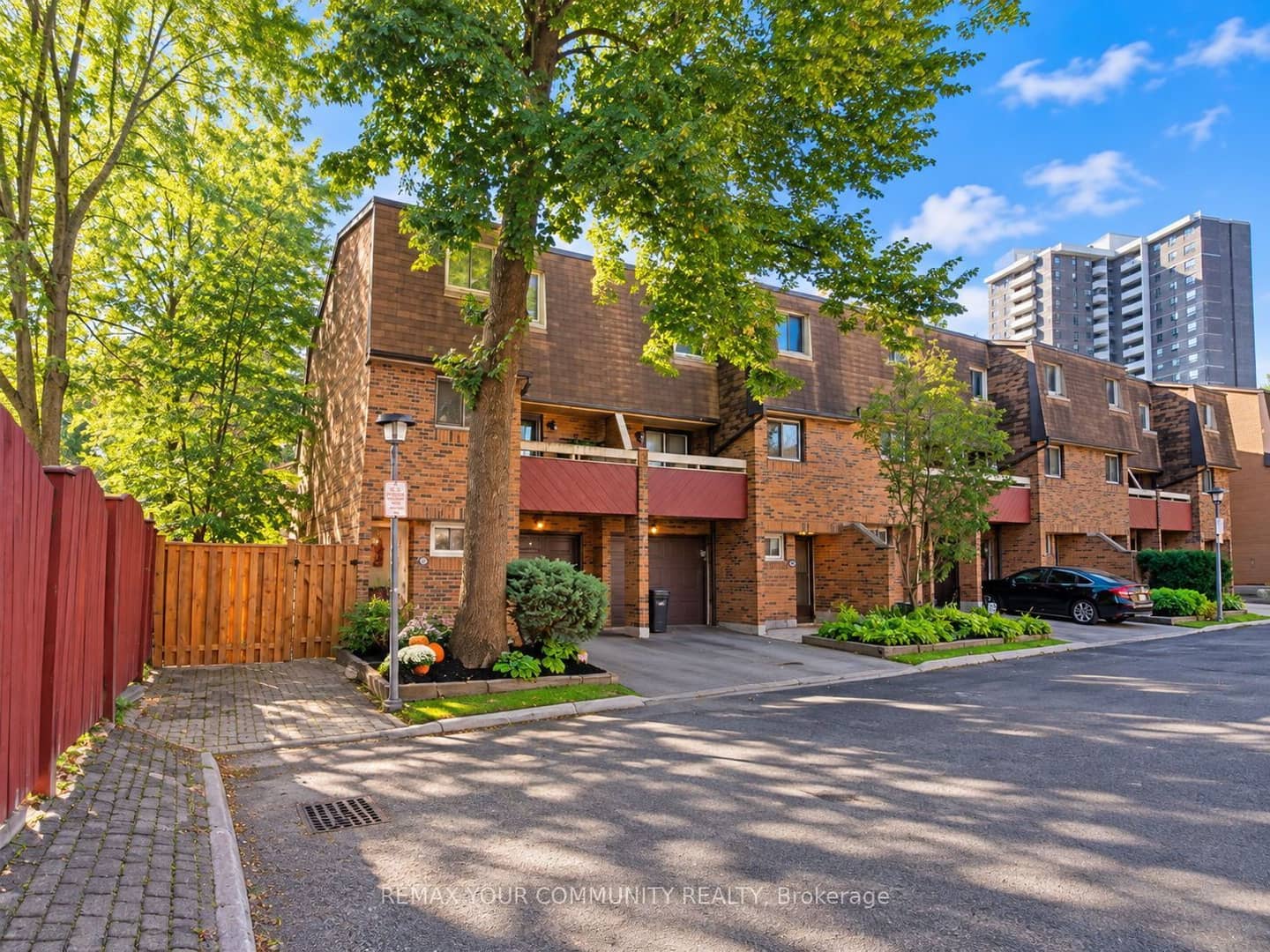 19 Poet's Walkway Way, Toronto, ON M2J 4V2