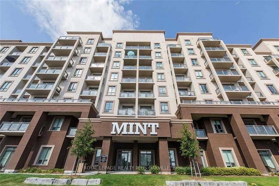 2490 Old Bronte Road 221, Oakville, ON L6M 0Y5