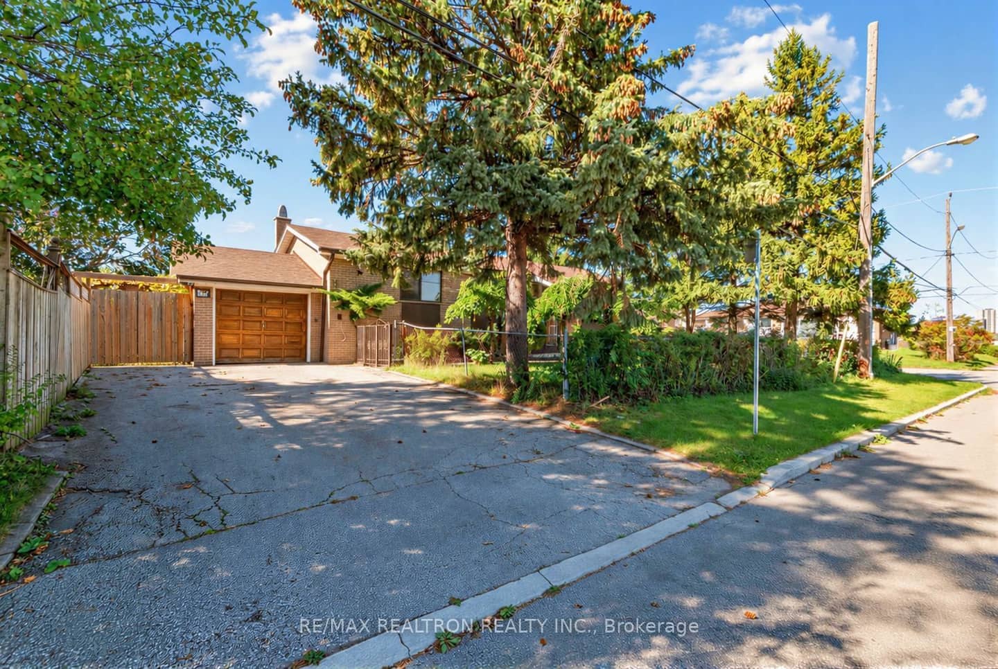 91 Spenvalley Drive, Toronto, ON M3L 1Z2