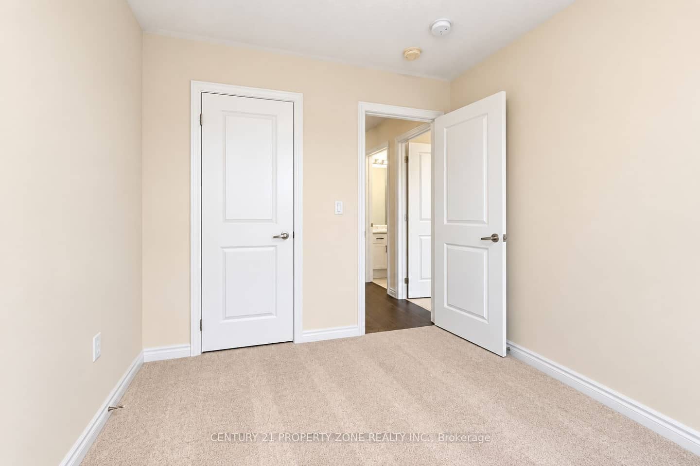 43 Minnock Street, Caledon, ON L7C 4K9