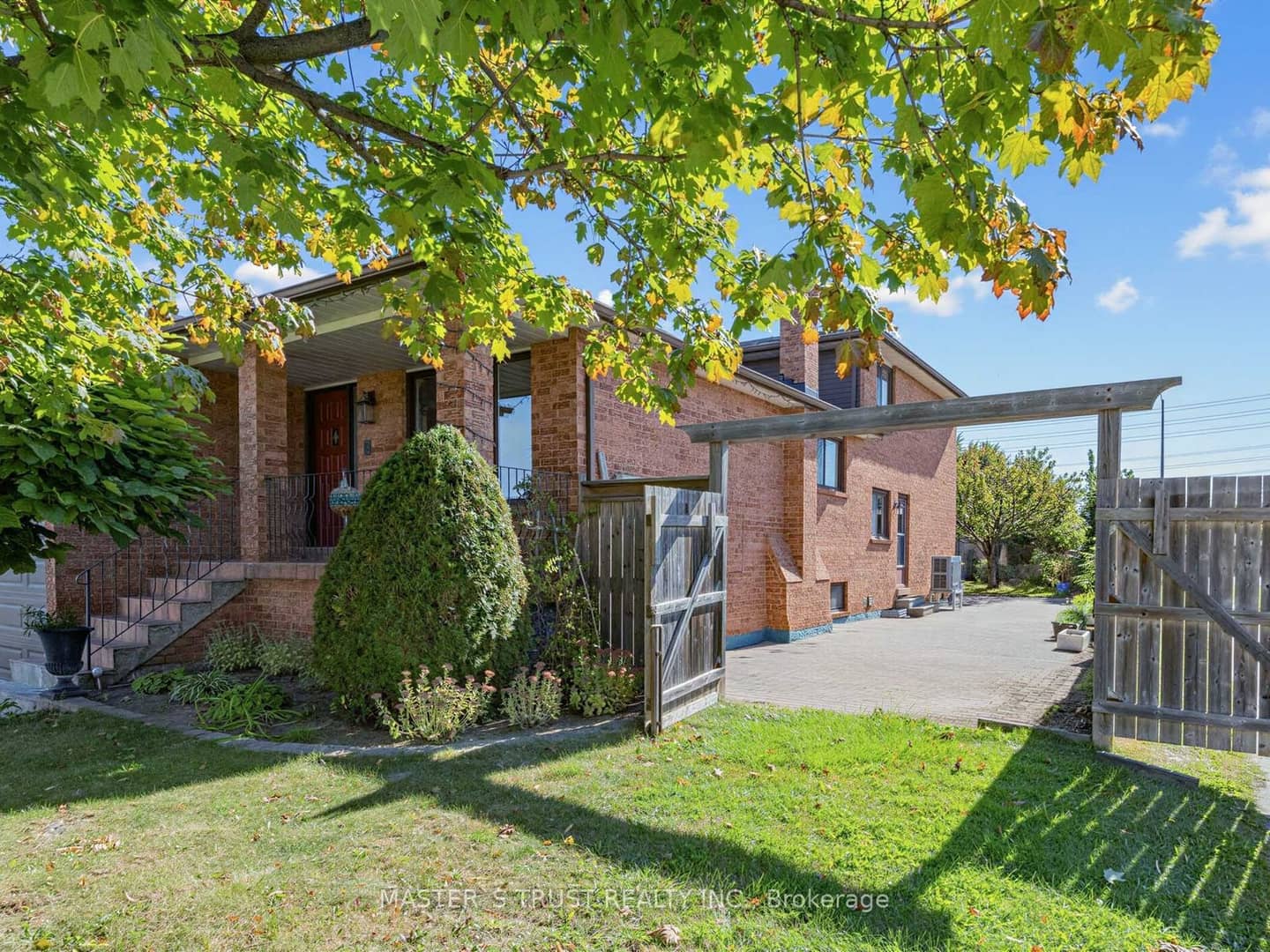 858 Wetherby Lane, Mississauga, ON L4W 4S9