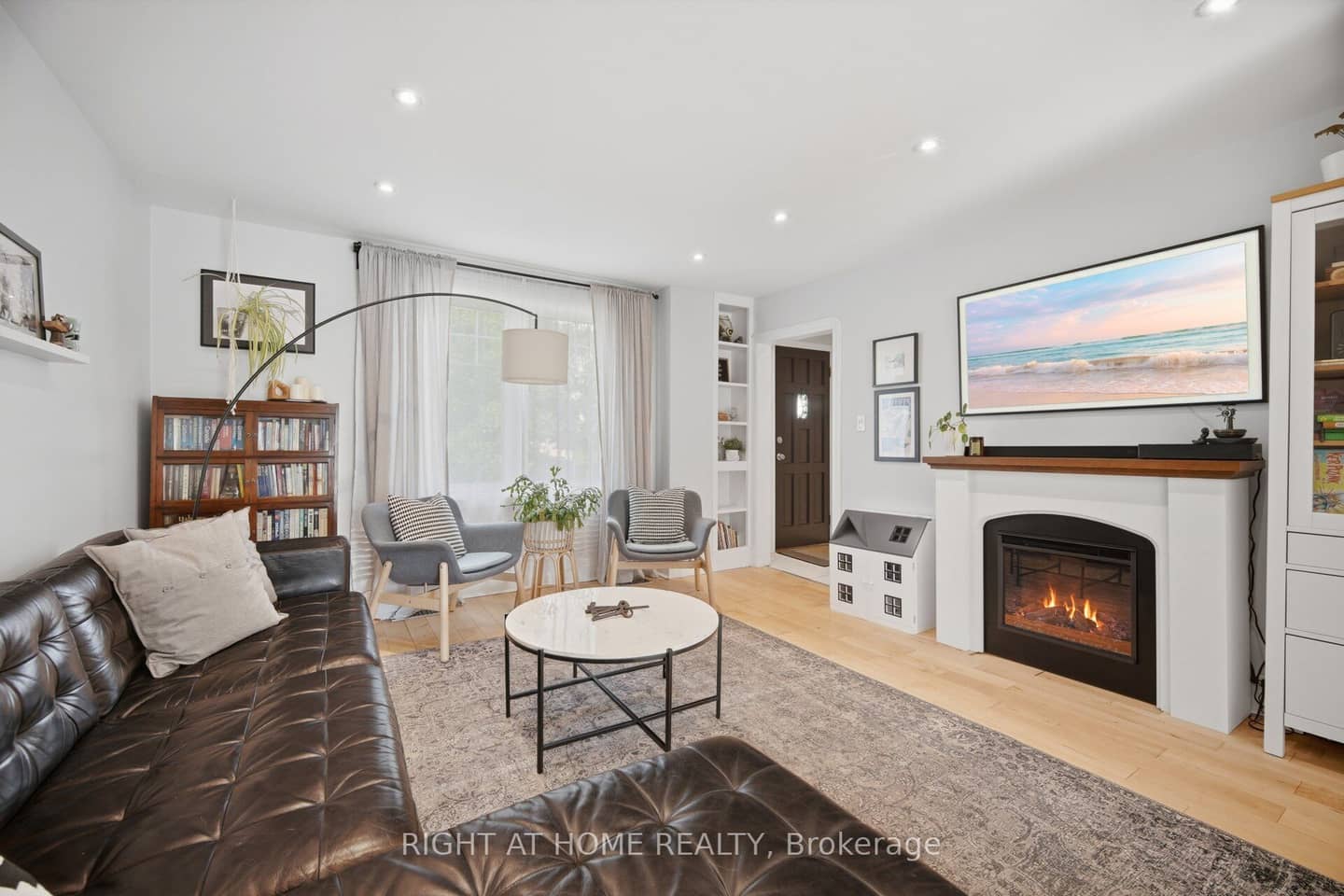 18 Vanbrugh Avenue, Toronto, ON M1N 3S9