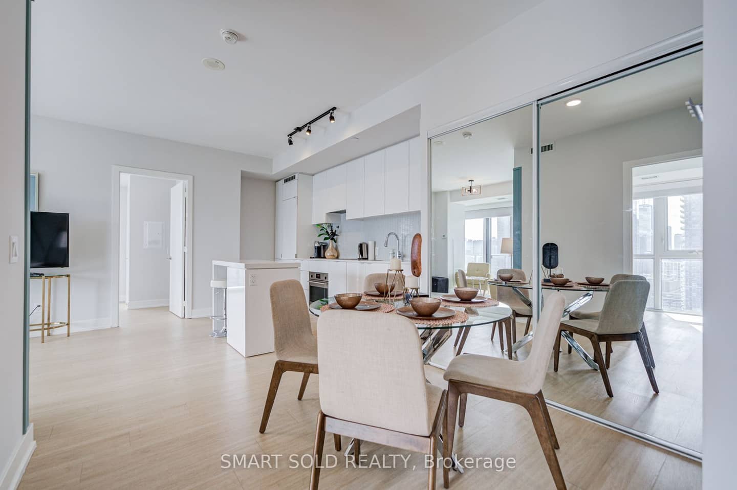 7 Grenville Street 3211, Toronto, ON M4Y 0E9