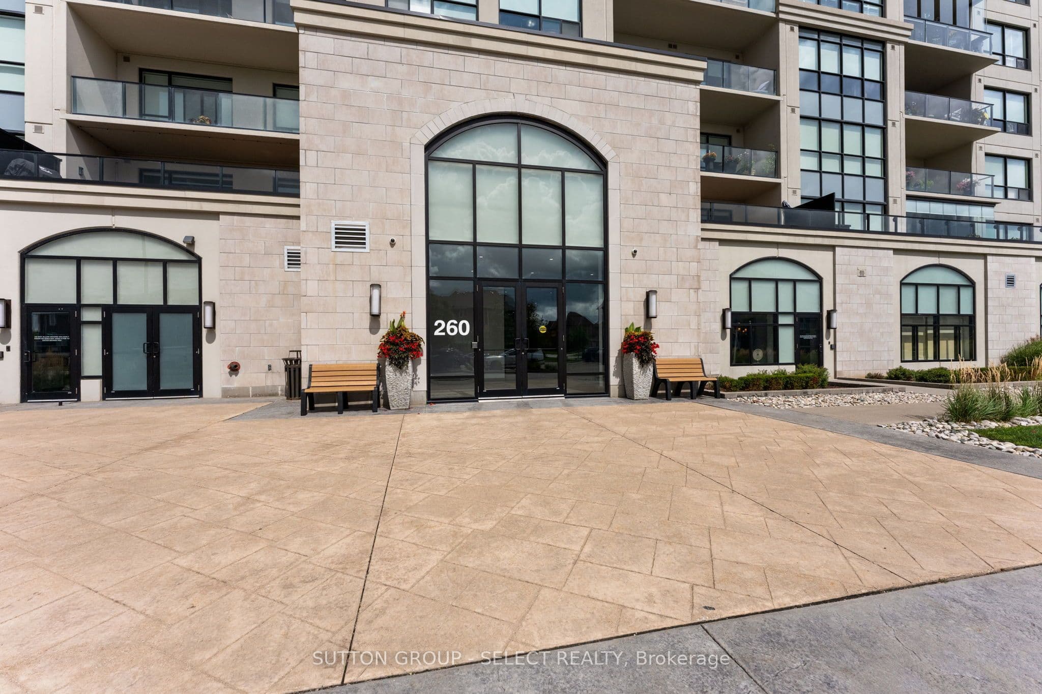 260 Villagewalk Boulevard 209, London North, ON N6G 0W6