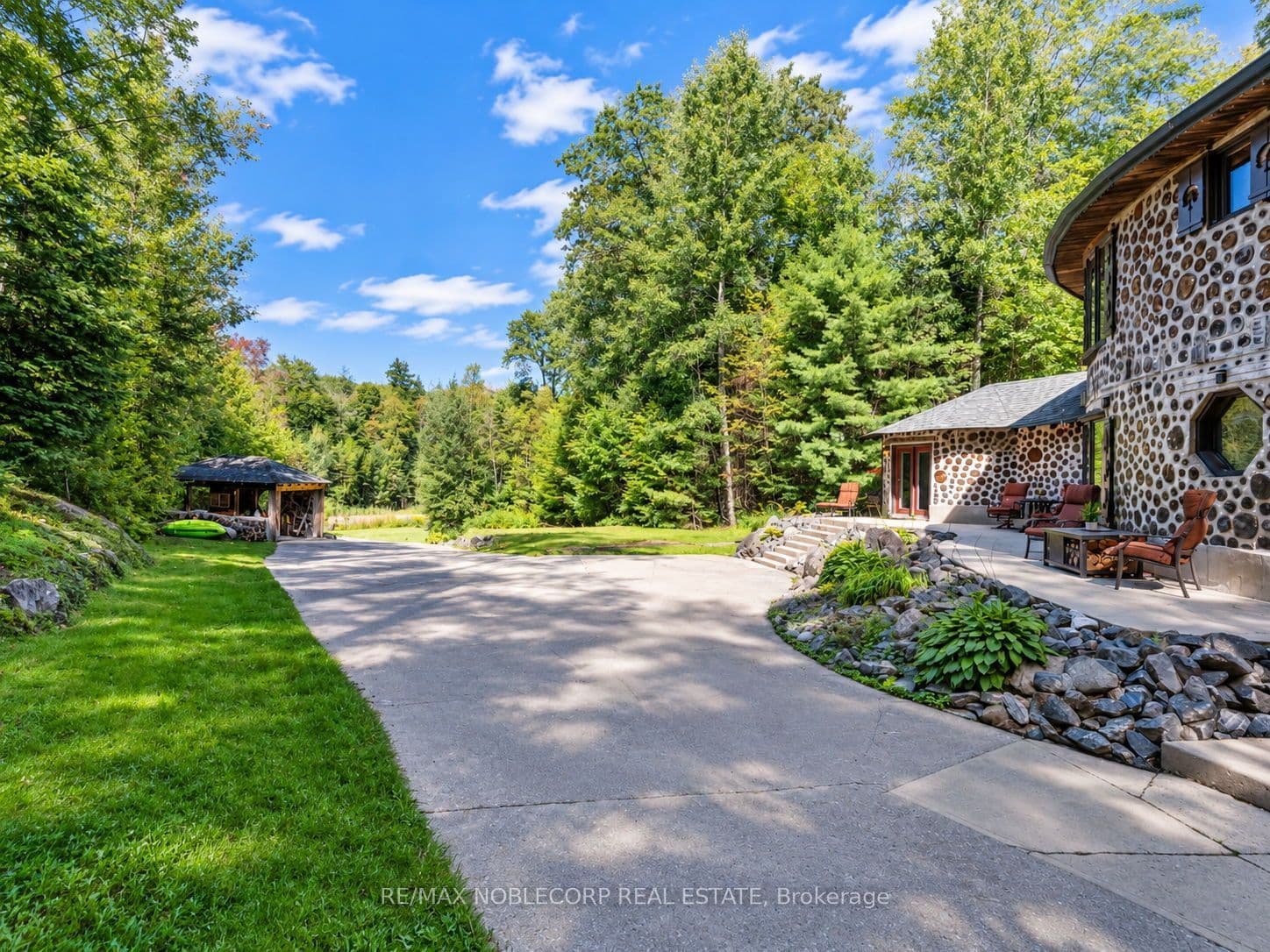 1166 Bonnie Lake Road, Bracebridge, ON P1L 1W9
