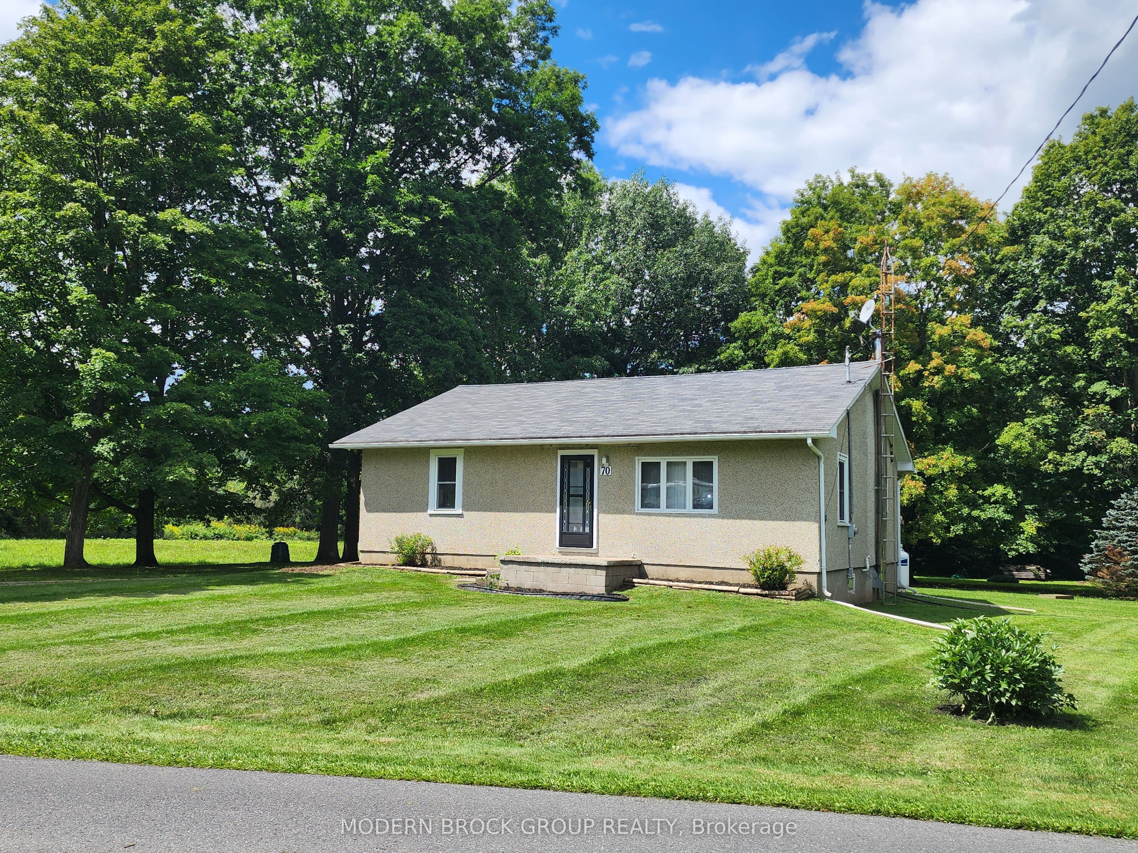 70 Victoria Road, Brockville, ON K6V 5T4