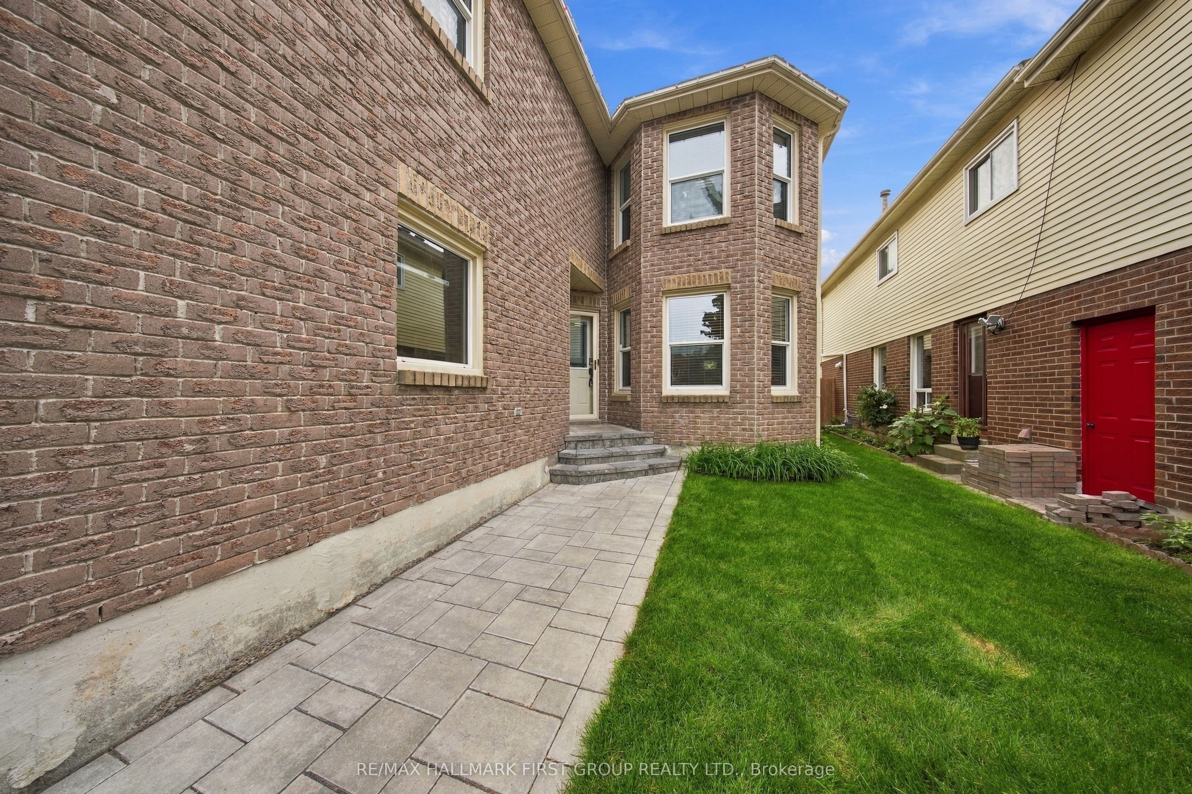 1518 Rawlings Drive, Pickering, ON L1V 5A5