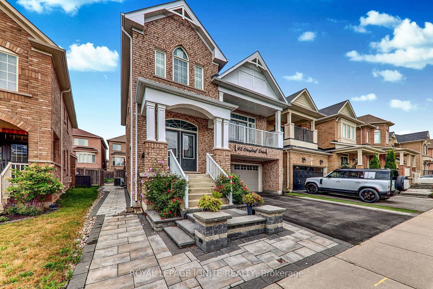 42 Grayleaf Drive, Whitchurch-Stouffville, ON L4A 1S8