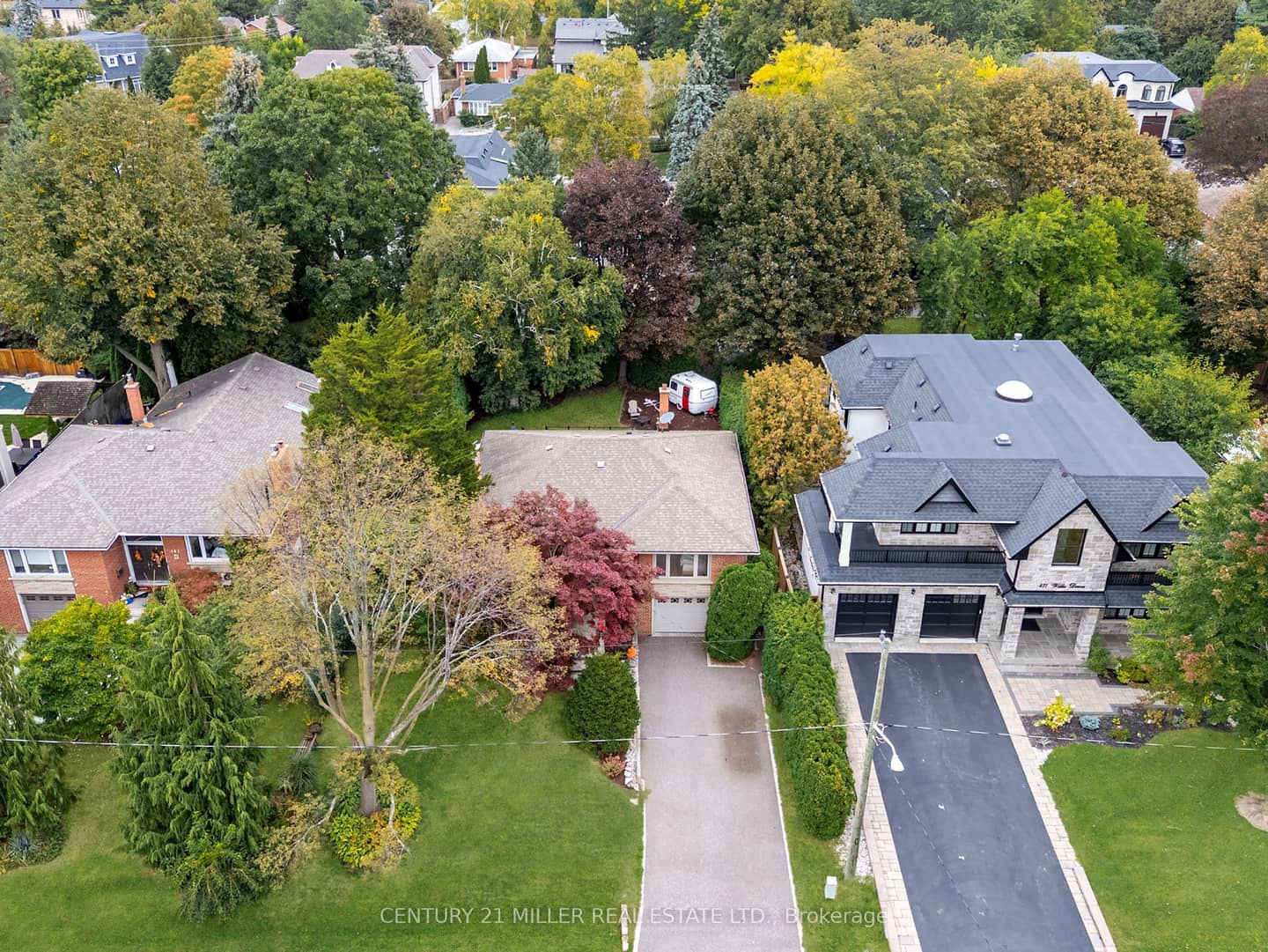 475 Willis Drive, Oakville, ON L6L 4V6