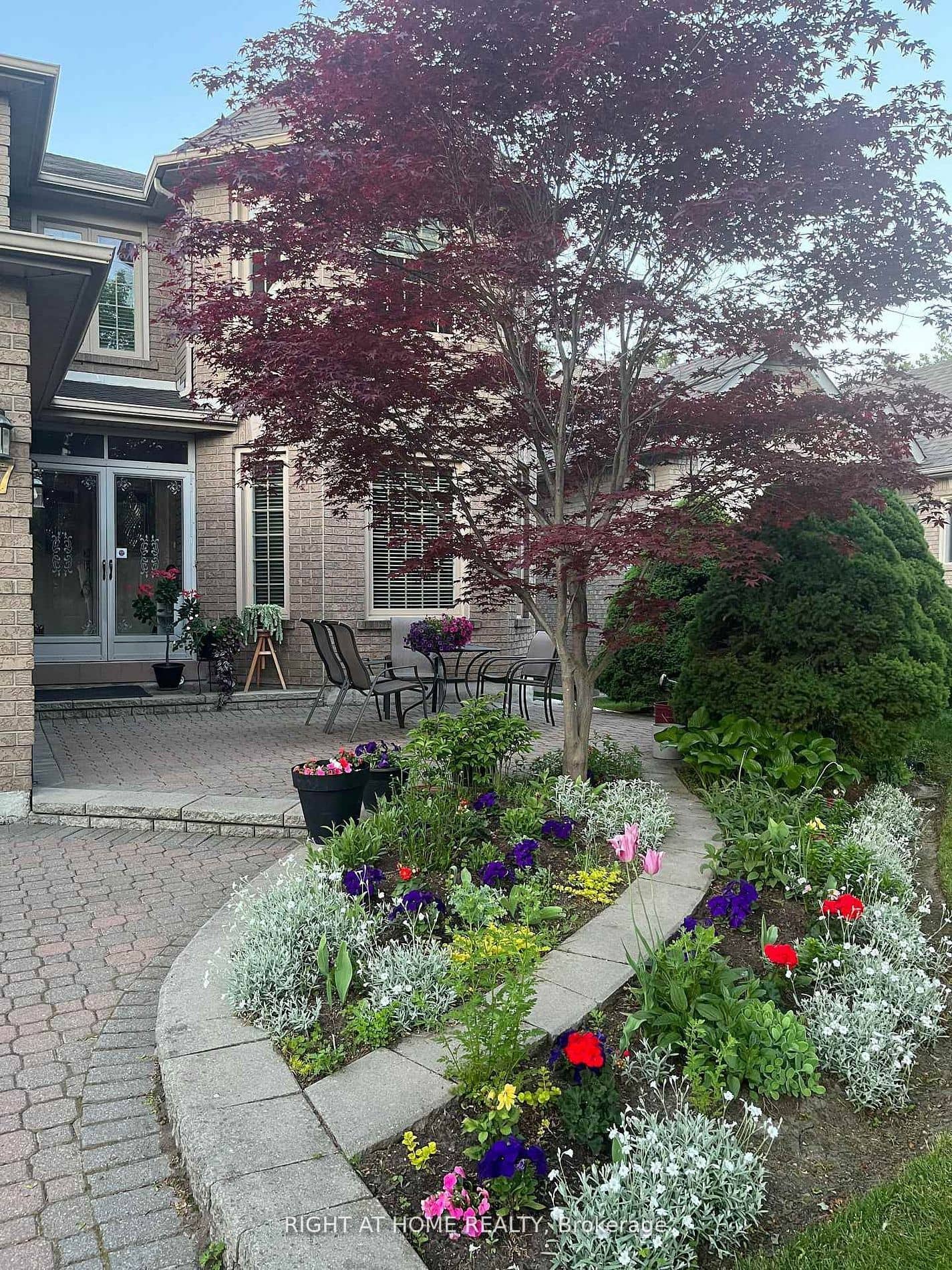 27 Addison Street, Richmond Hill, ON L4C 9N1