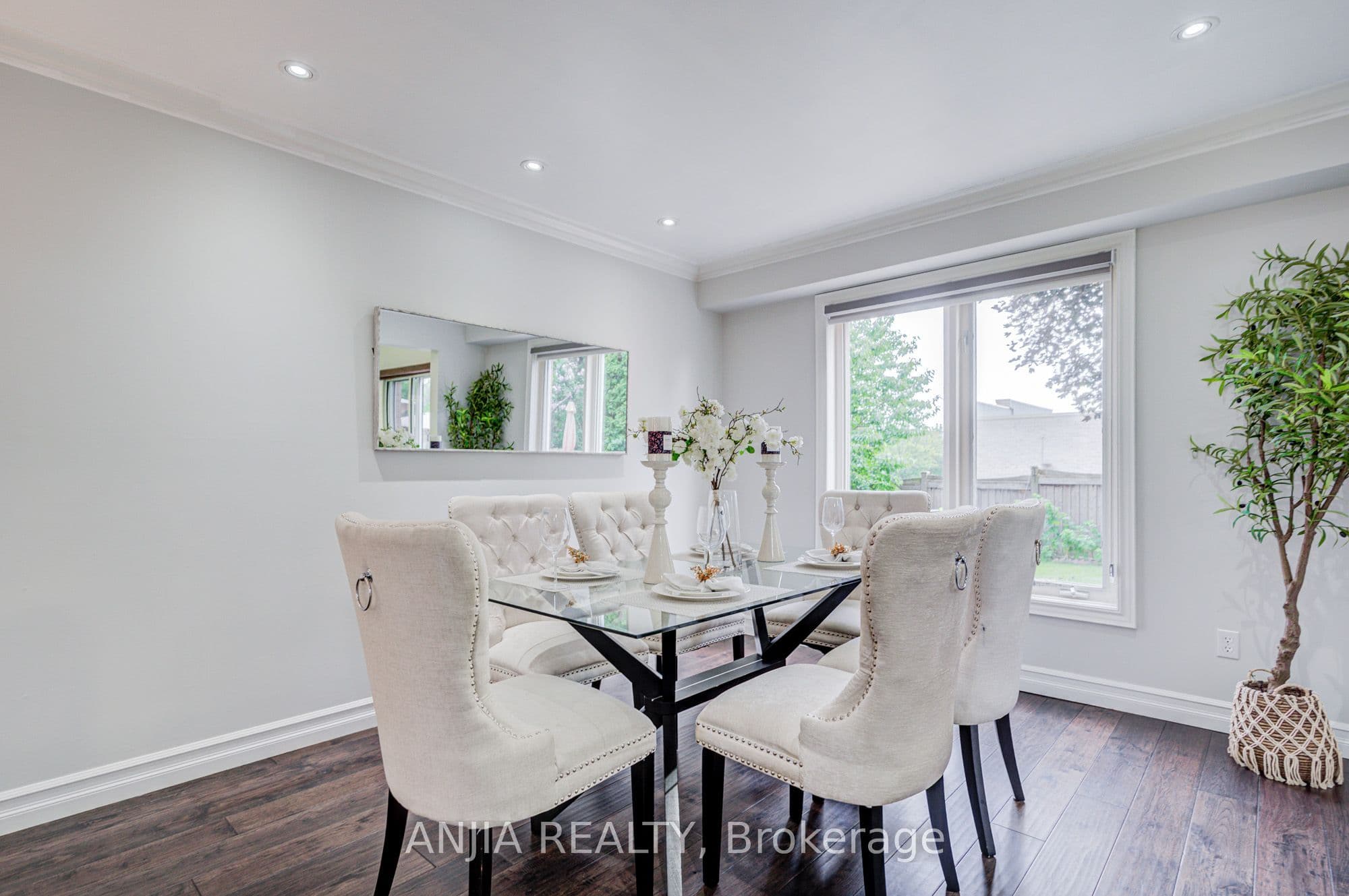 7 Allayden Drive, Whitby, ON L1P 1L5