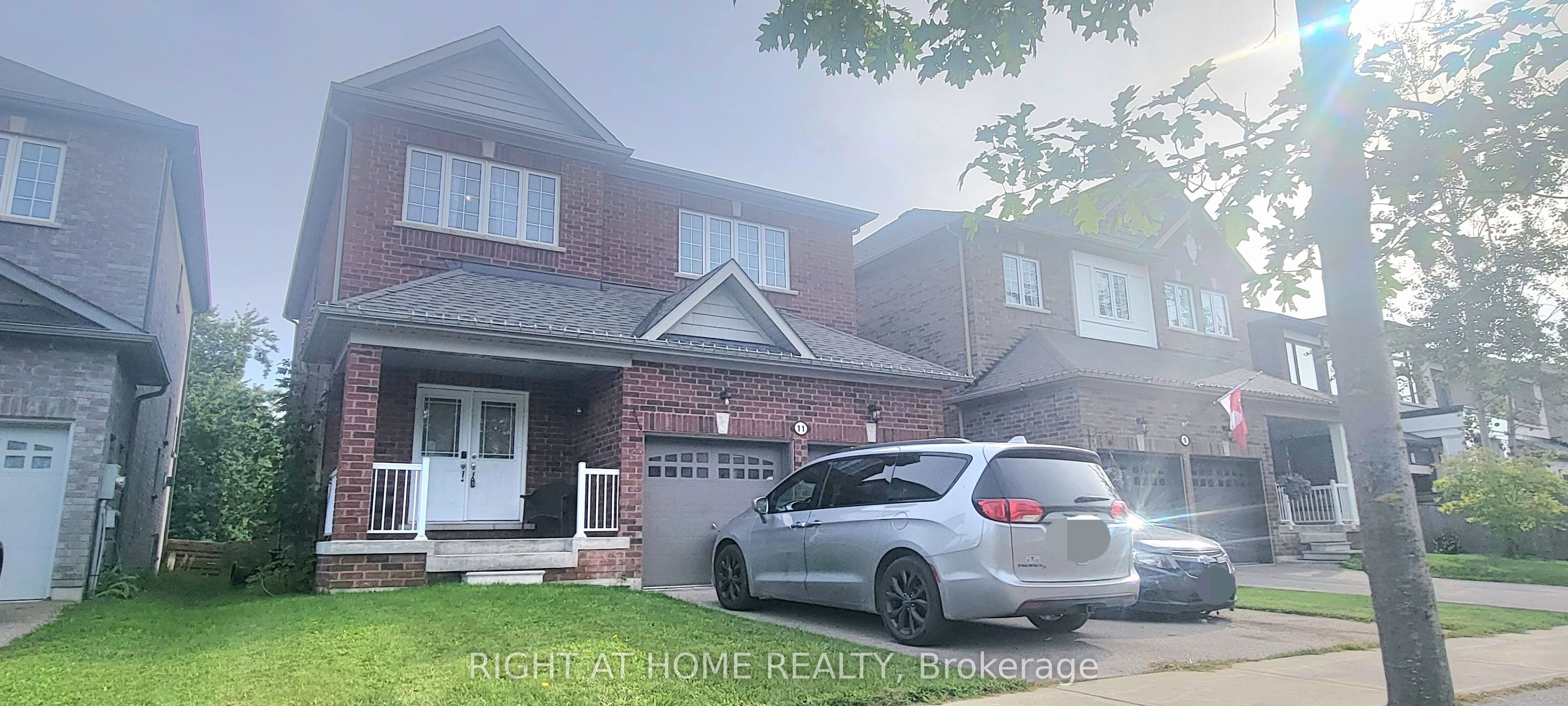 11 Richmond Park Drive, Georgina, ON L4P 0H2