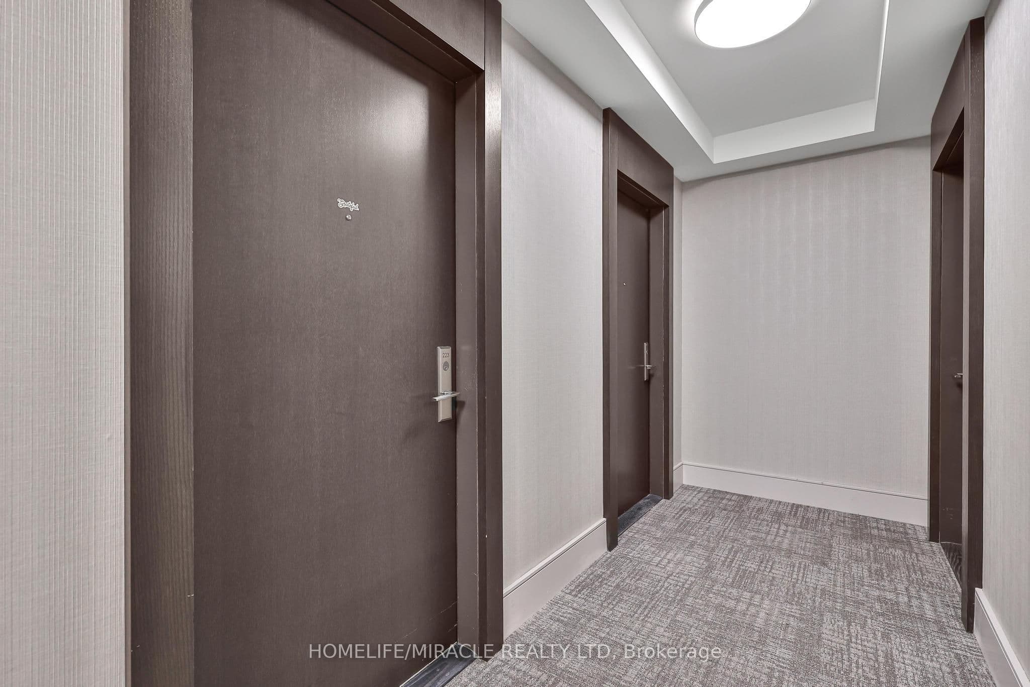 9000 Jane Street 223, Vaughan, ON L4K 0M6