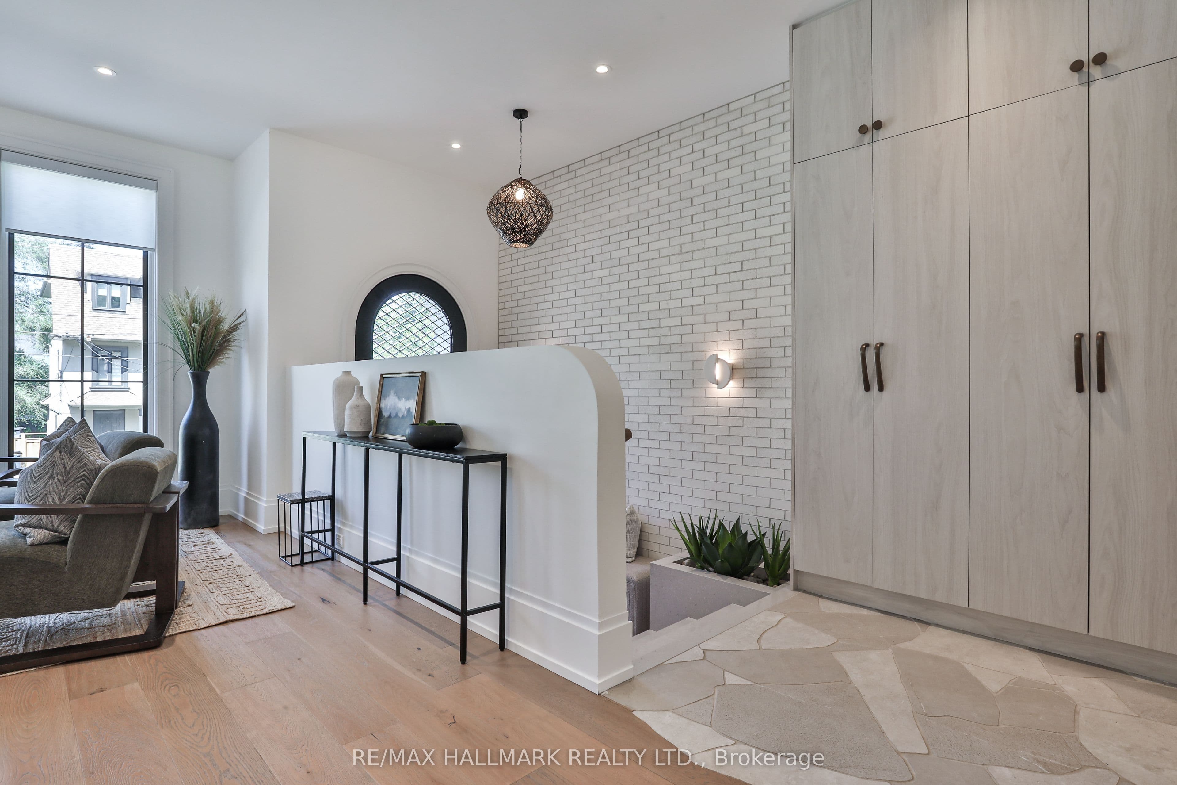 215 Ava Road, Toronto, ON M6C 1W9