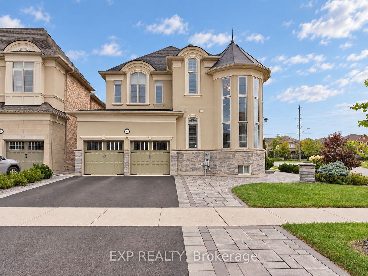 34 Settlement Crescent, Richmond Hill, ON L4E 1E4