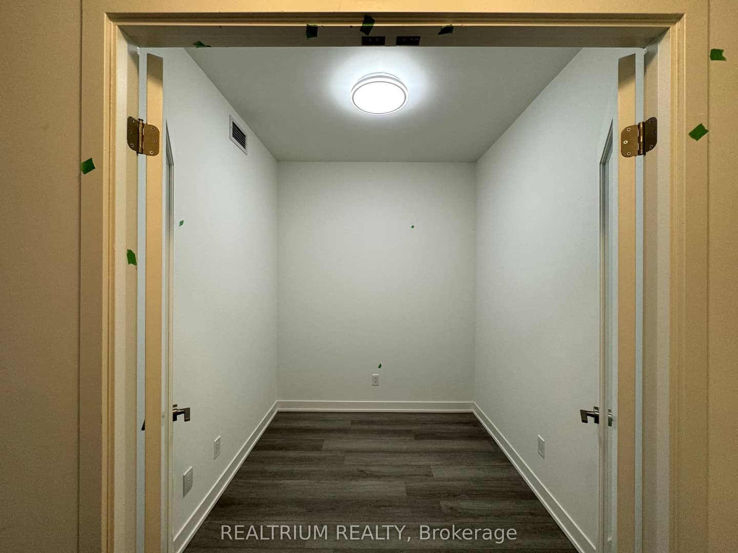 38 Simcoe Promenade 804, Markham, ON L6G 1B3
