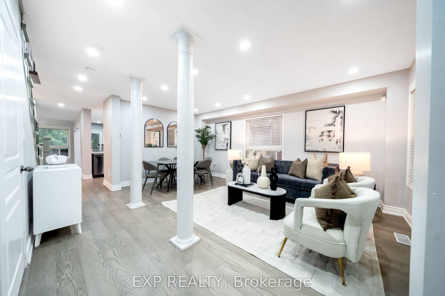 2276 Fairmount Drive, Oakville, ON L6M 5J6