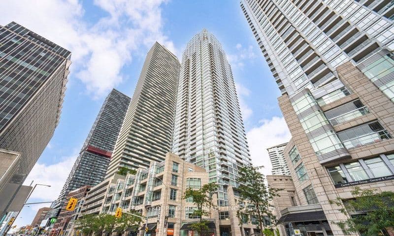 2191 Yonge Street 3210, Toronto, ON M4S 3H8