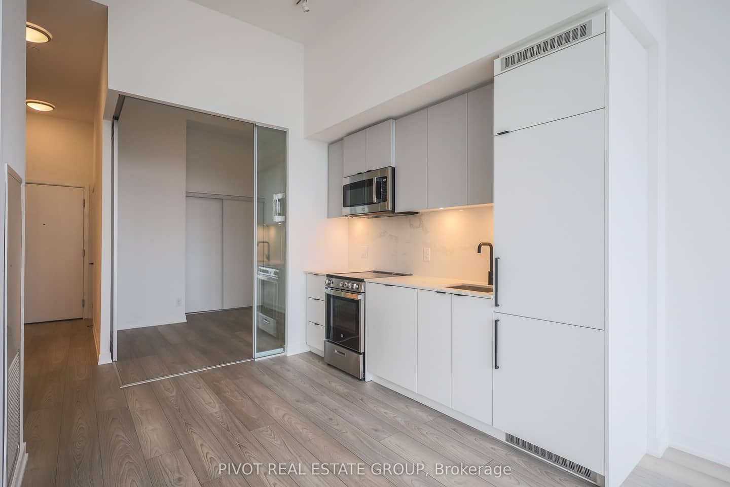 285 Dufferin Street 715, Toronto, ON M6K 0J2