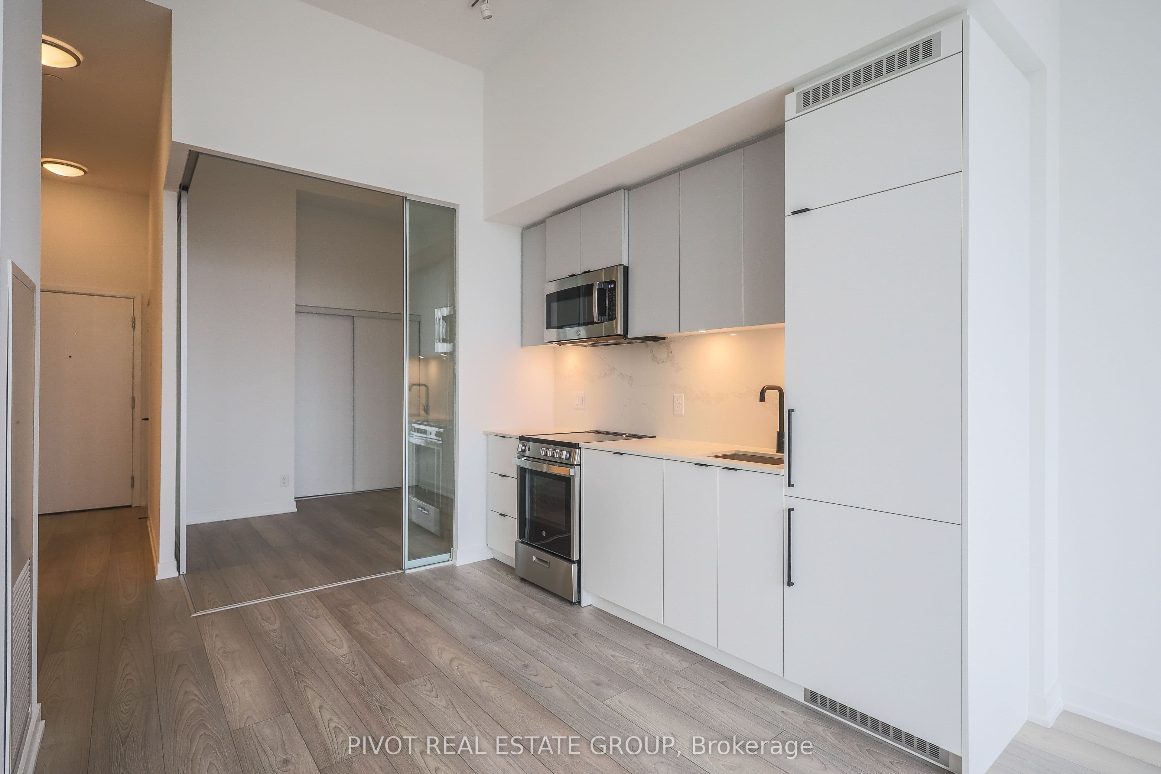 285 Dufferin Street 715, Toronto, ON M6K 0J2
