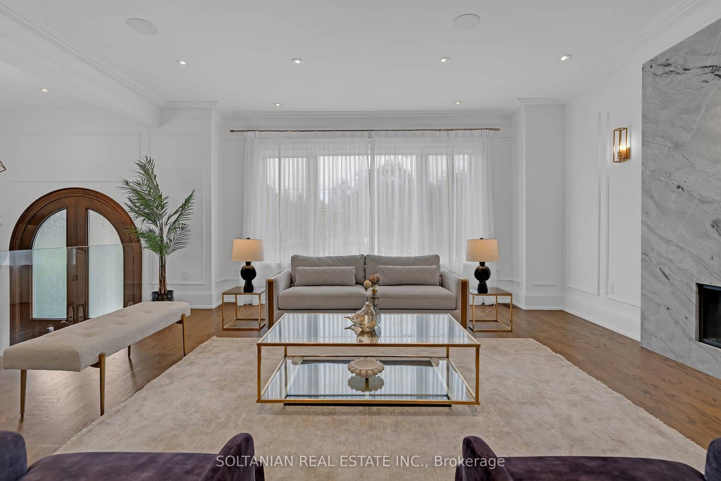 15 Calvin Avenue, Toronto, ON M2N 5E4