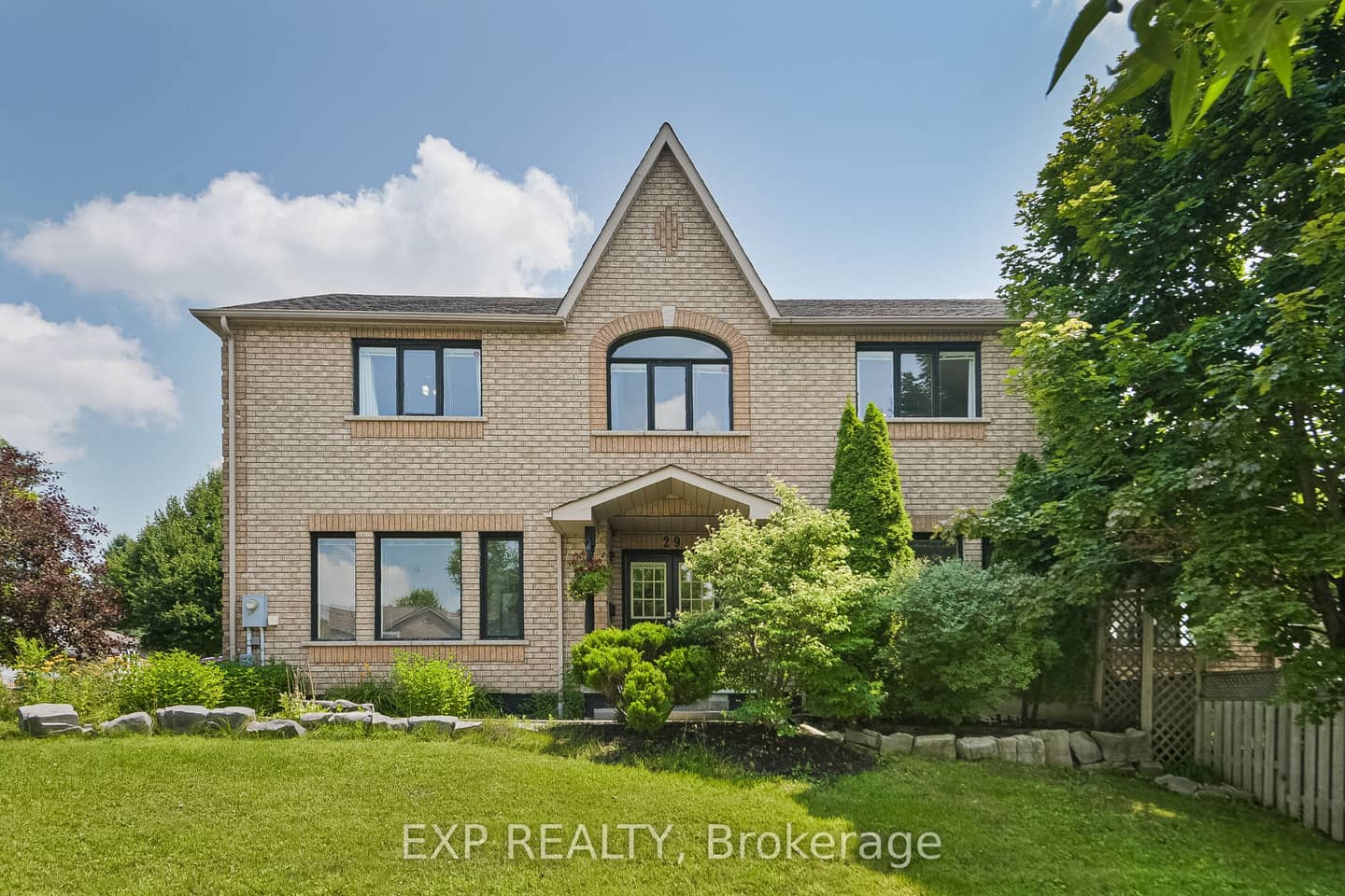 29 Batson Drive, Aurora, ON L4G 7G8