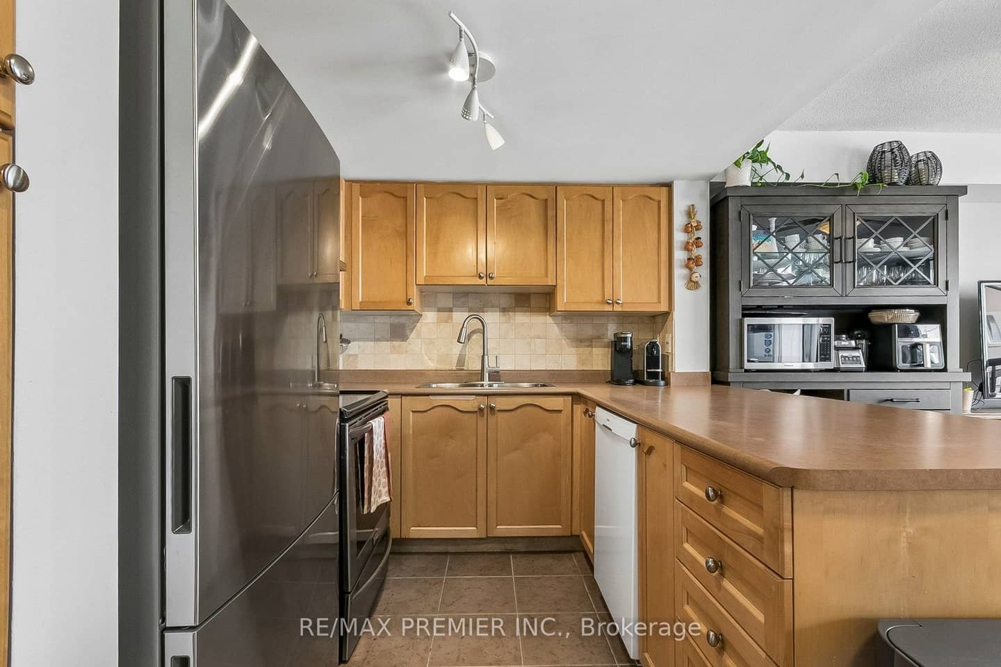 105 George Appleton Way 2152, Toronto, ON M3M 0A2
