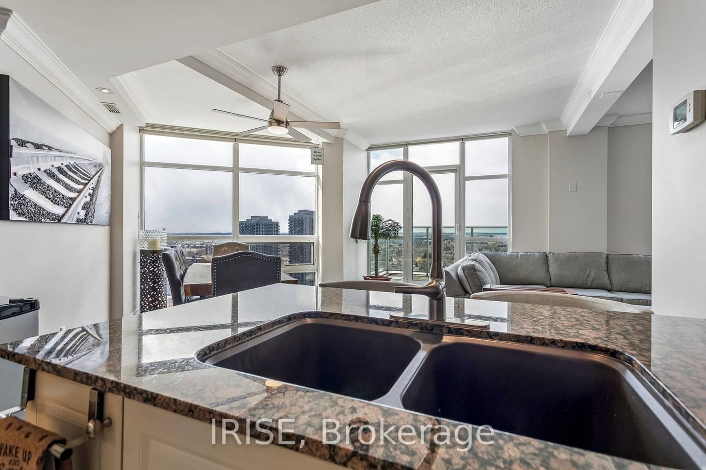 9 George Street PH01, Brampton, ON L6Y 0T6