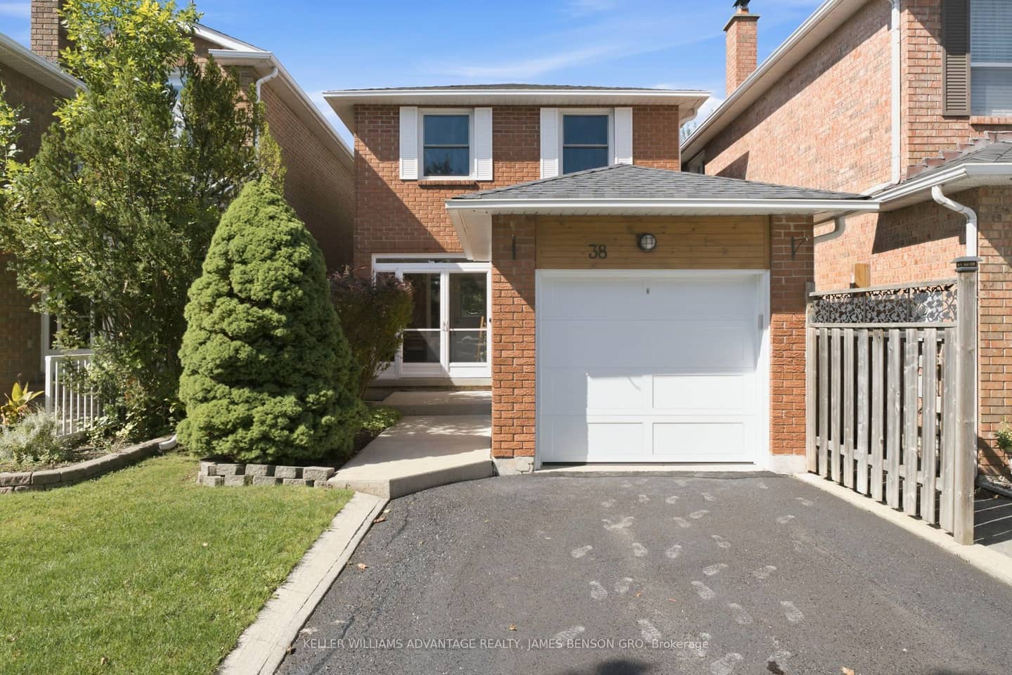 38 White Boulevard, Vaughan, ON L4J 5Z3
