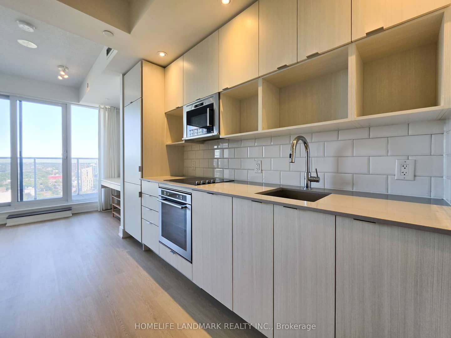 89 Mcgill Street 2507, Toronto, ON M5B 0B1