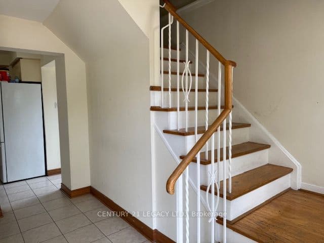 25 Edenborough Drive, Brampton, ON L6T 3A2