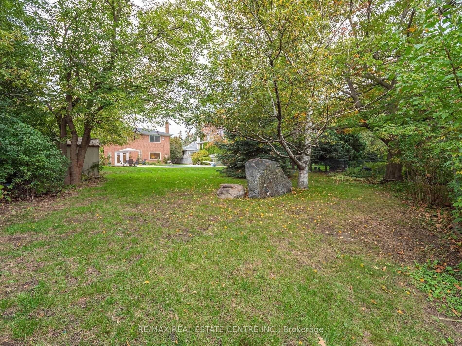3574 Golden Orchard Drive, Mississauga, ON L4Y 3H8