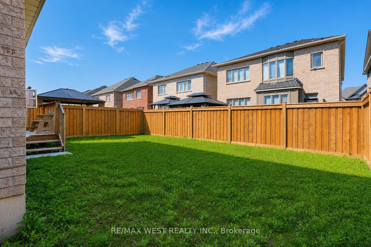 206 Dog Wood Boulevard, East Gwillimbury, ON L9N 0X1
