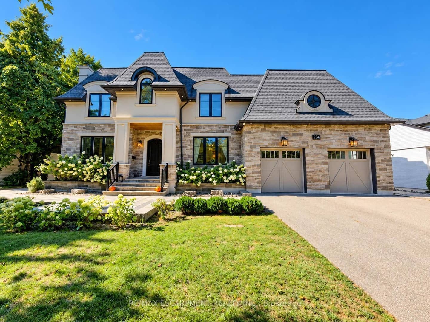236 Poplar Drive, Burlington, ON L6J 4C8