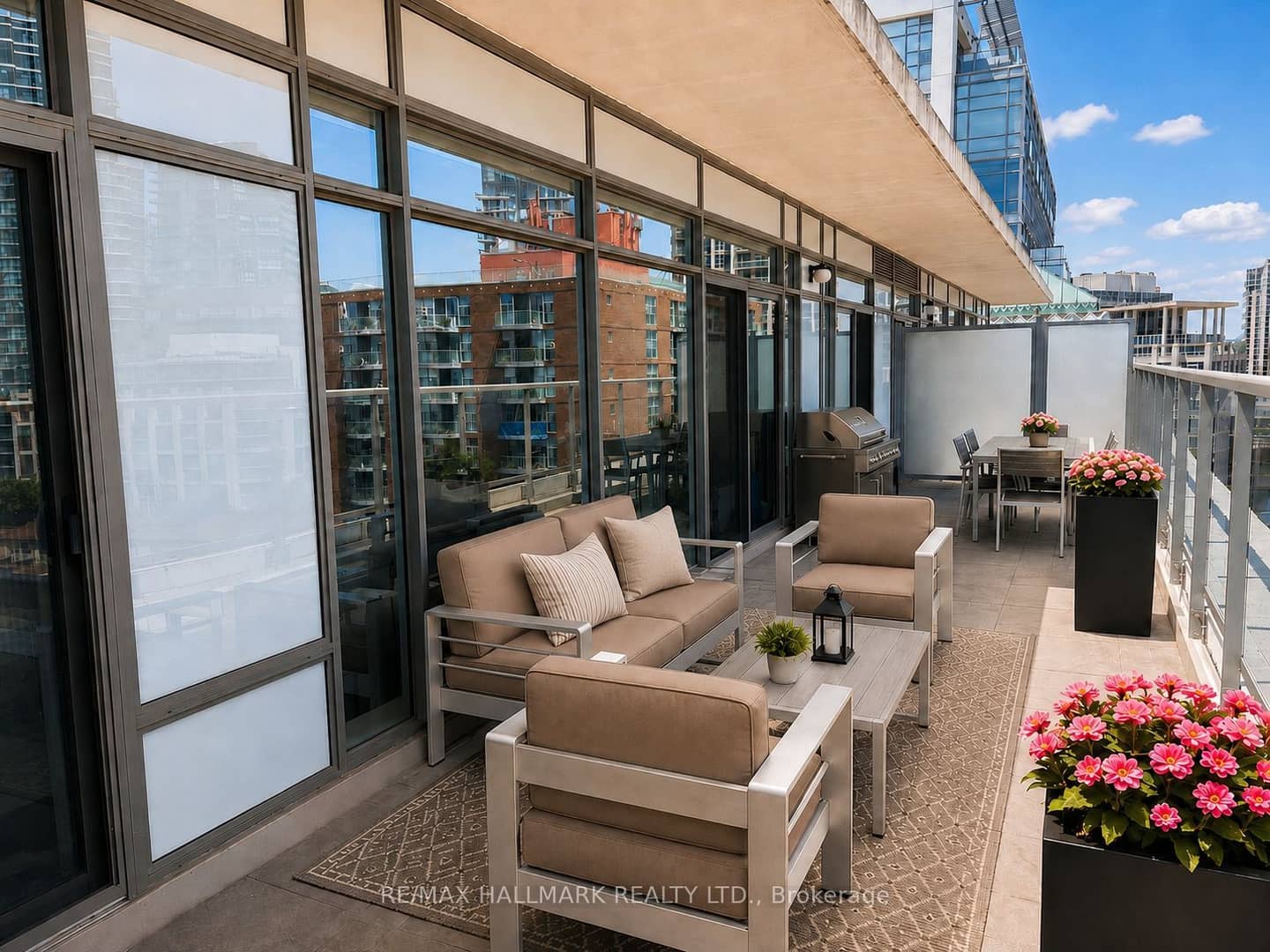 90 Stadium Road 905, Toronto, ON M5V 3W5