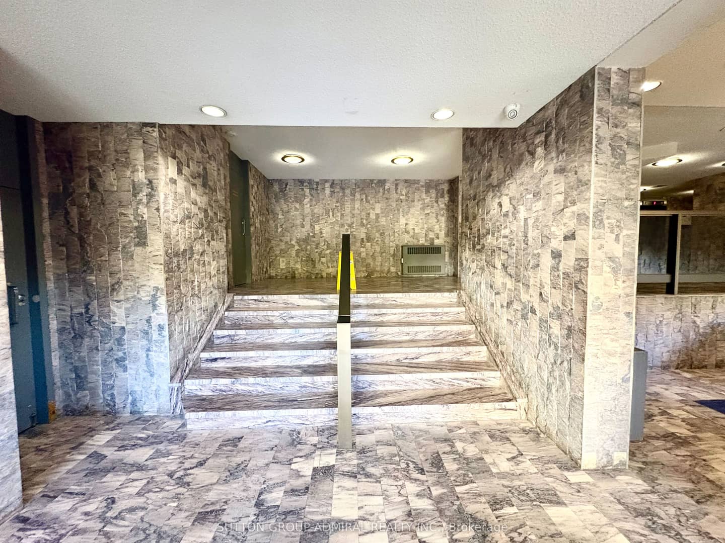 135 Antibes Drive 1103, Toronto, ON M2R 2Z1