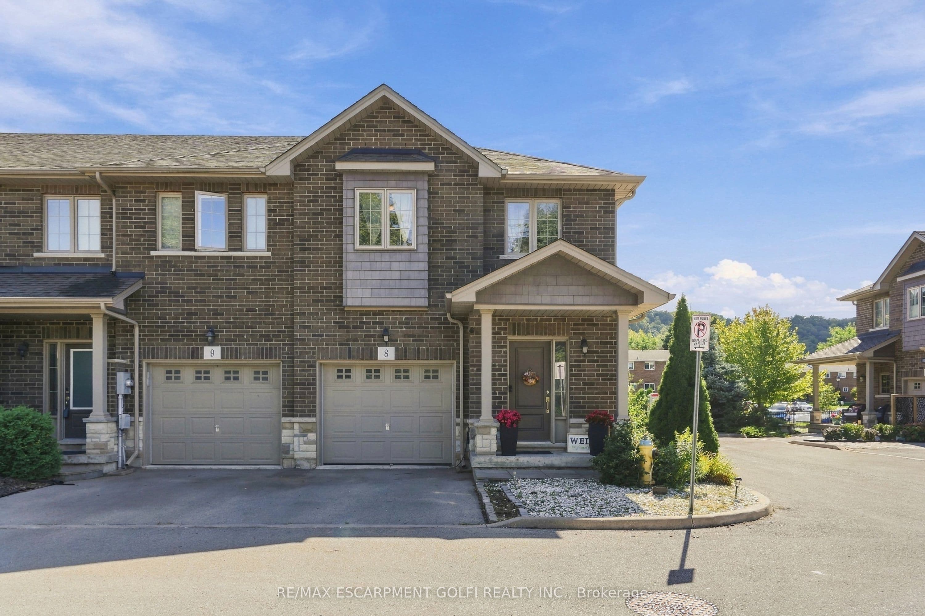 43 KERMAN Avenue 8, Grimsby, ON L3M 0G2