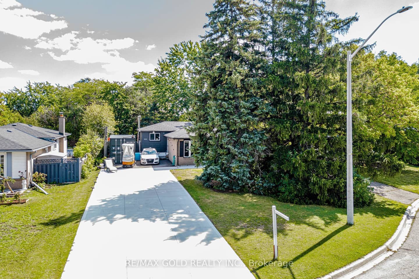 44 Deloraine Drive, Brampton, ON L6T 1T7