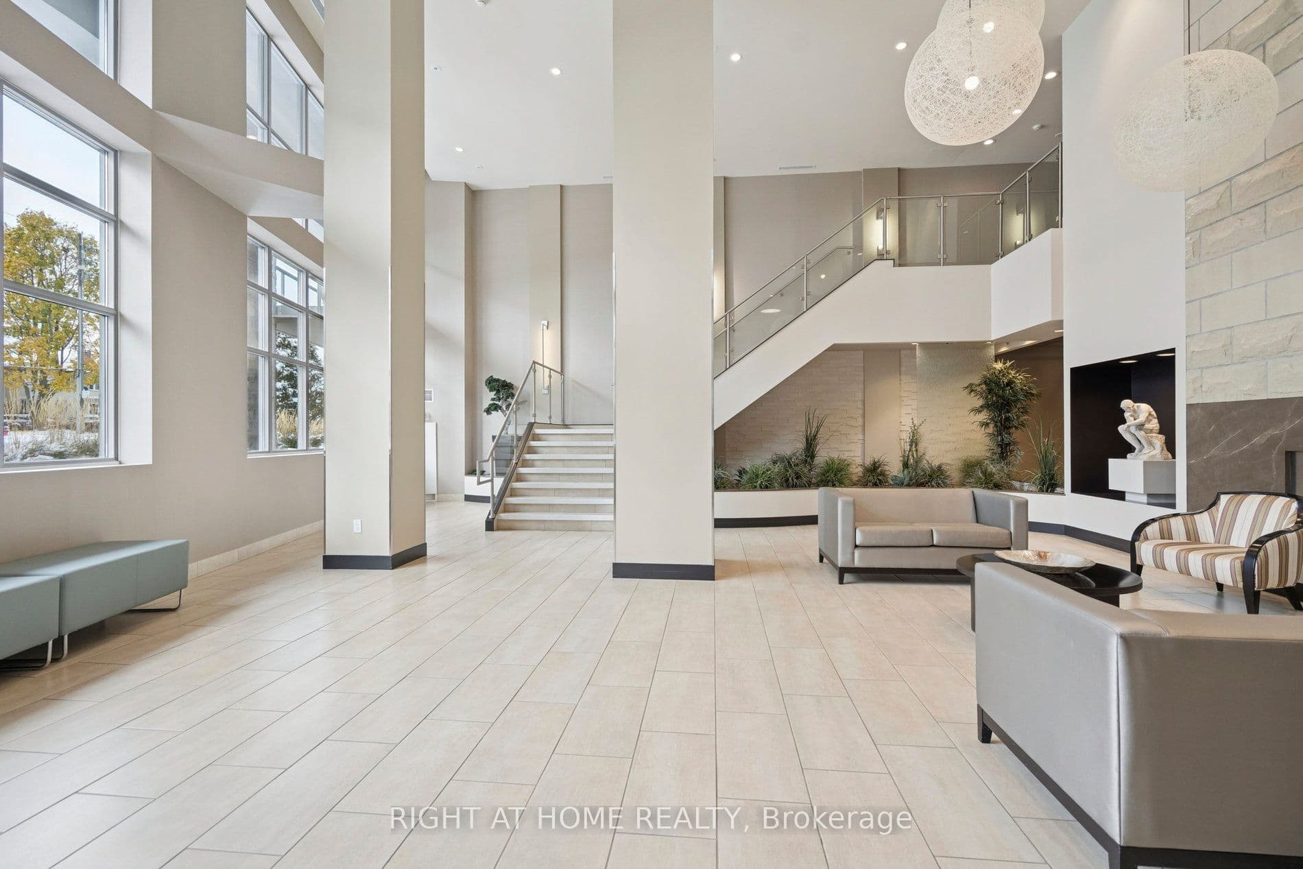 551 Maple Avenue 1002, Burlington, ON L7S 1M7