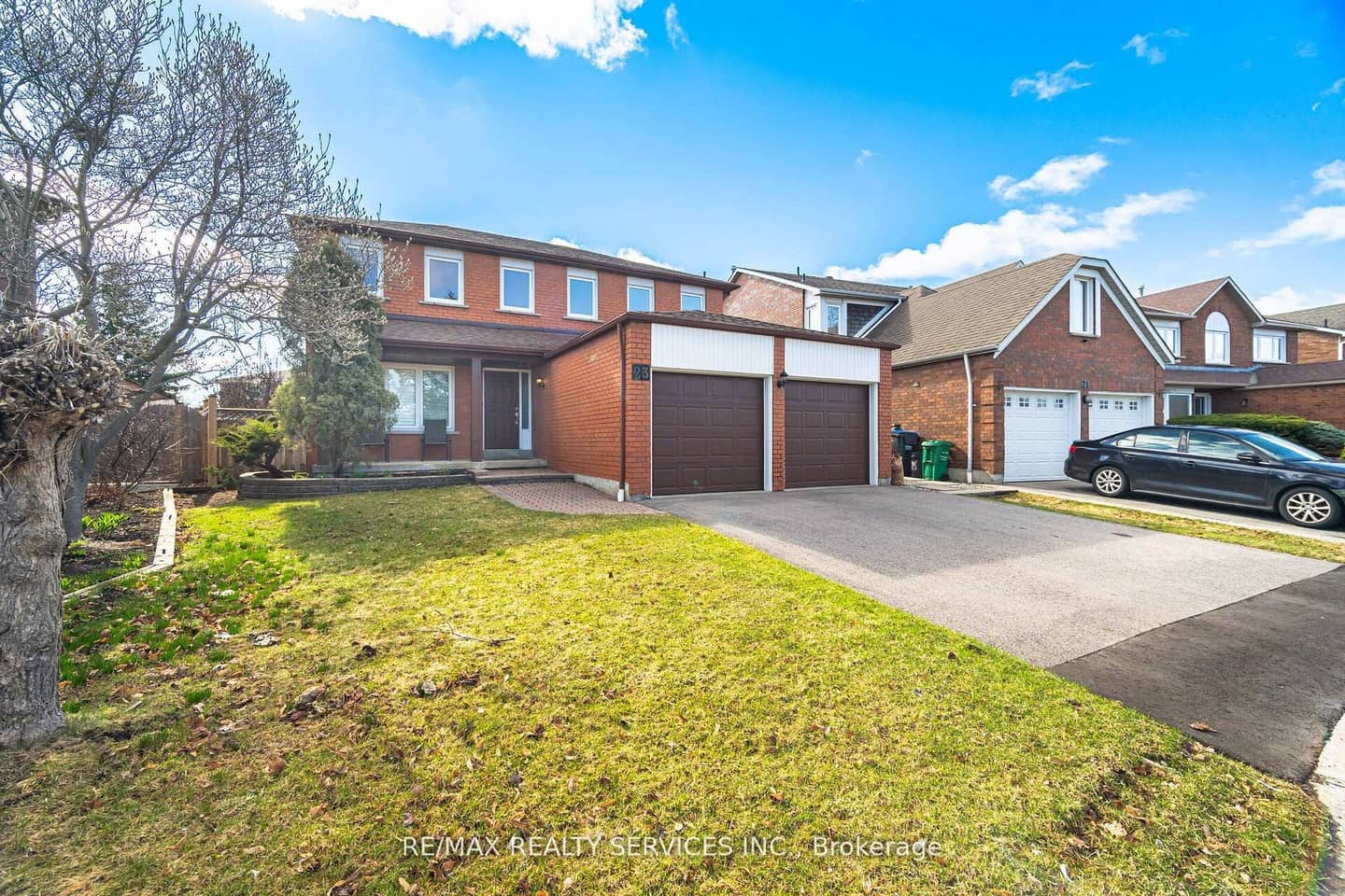 23 Newbury Crescent, Brampton, ON L6S 5M3