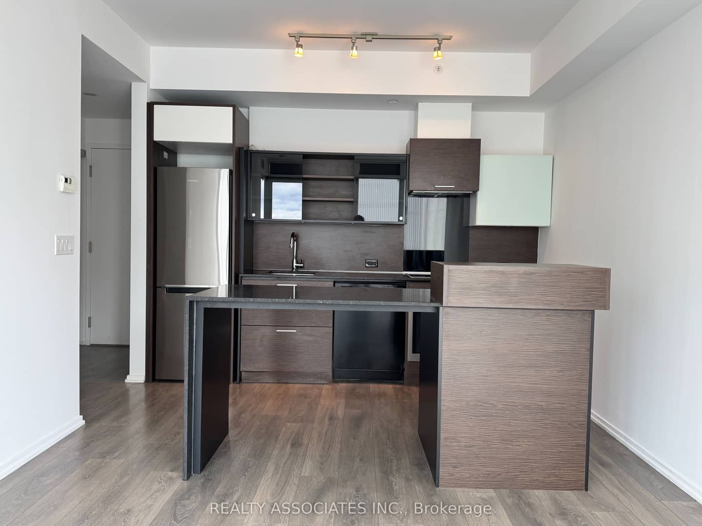 75 St Nicholas Street 1605, Toronto, ON M4Y 0A5