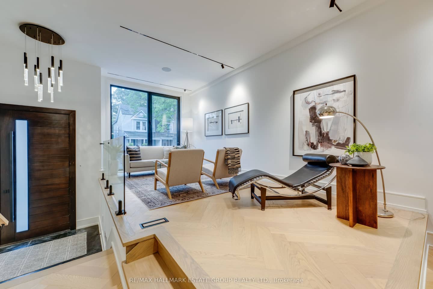 10 Wheeler Avenue, Toronto, ON M4L 3V2