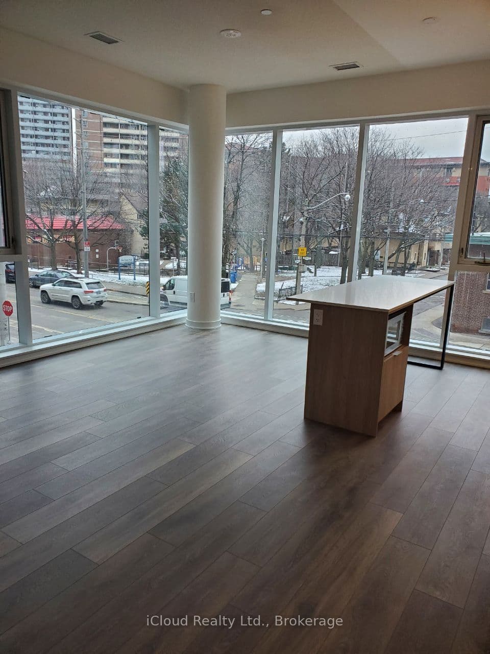 130 River Street 203, Toronto, ON M5A 3P7