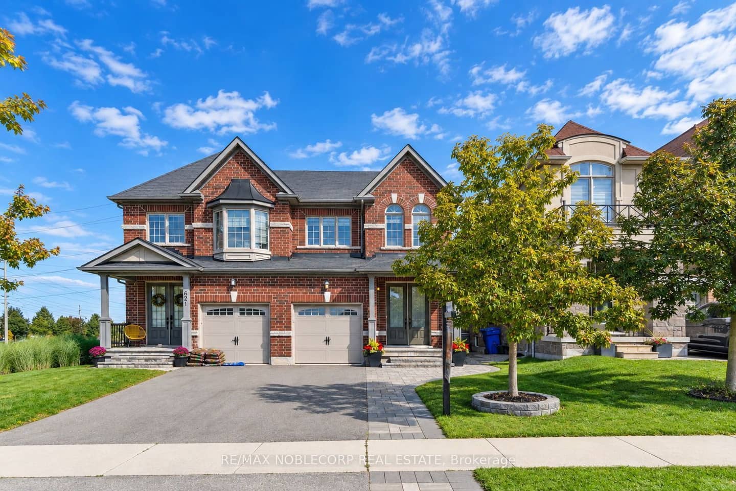 619 Sweetwater Crescent, Newmarket, ON L3X 0H5