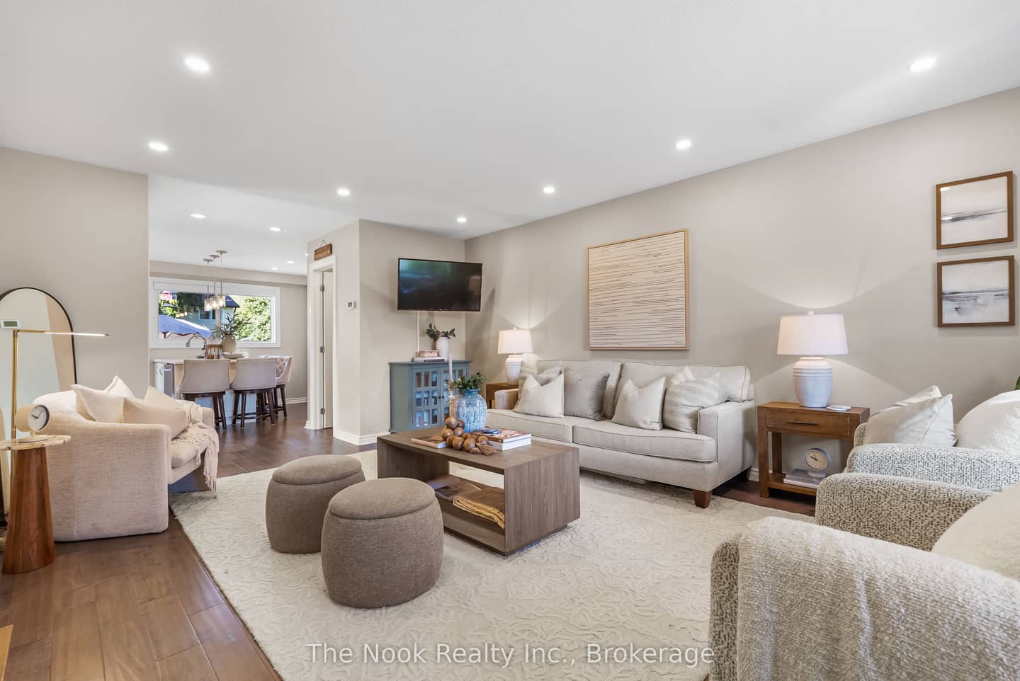 648 Berwick Crescent, Oshawa, ON L1J 3E7