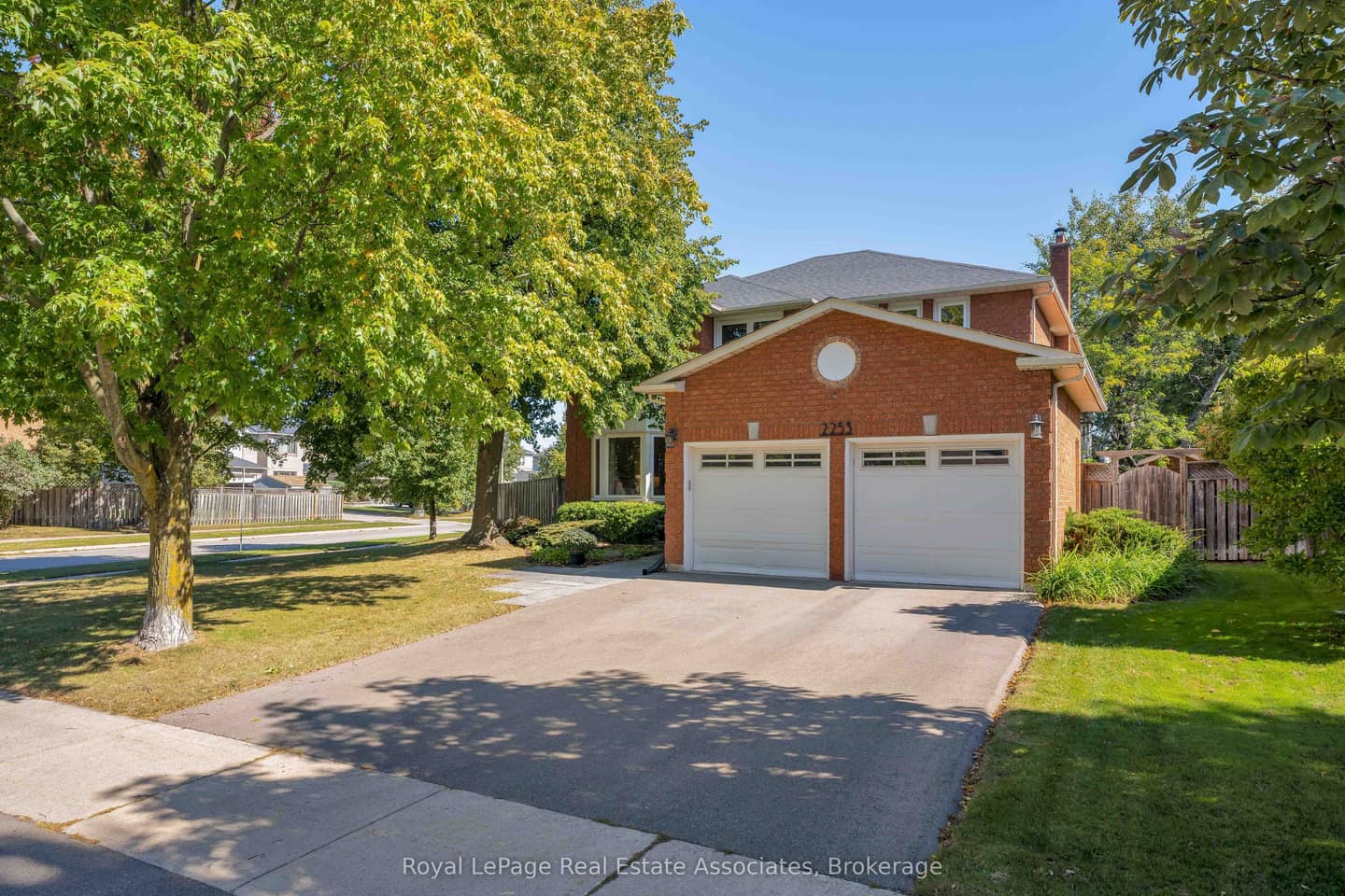 2253 Towne Boulevard, Oakville, ON L6H 5J9