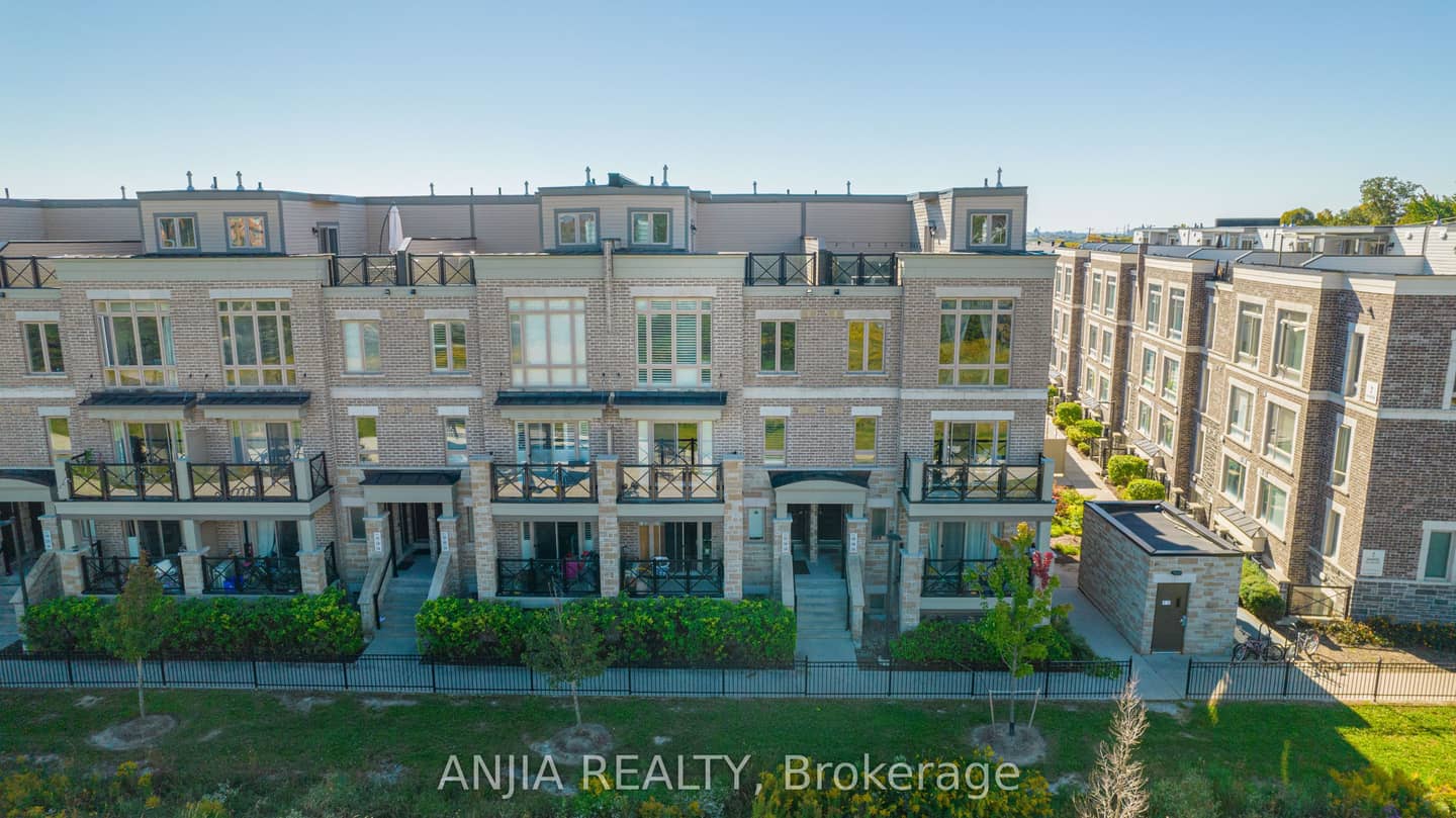 10 Dunsheath Way 207, Markham, ON L6B 1N3