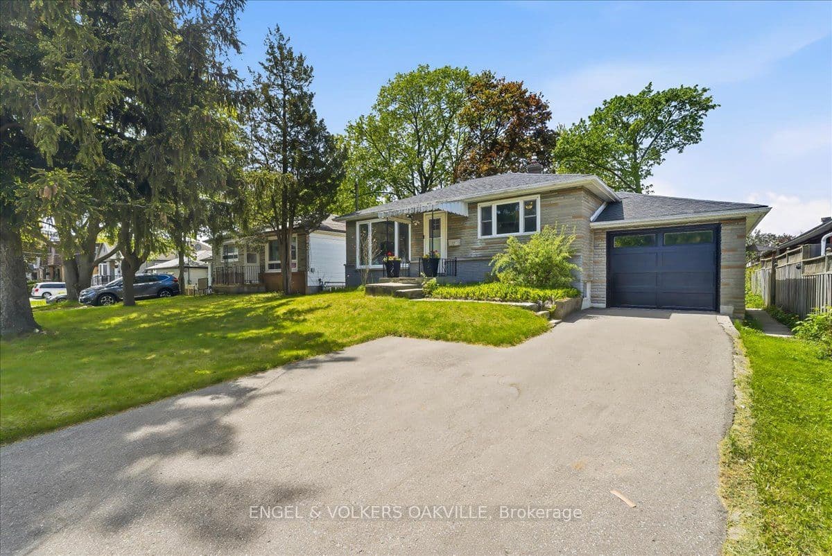 22 Falaise Road, Toronto, ON M1E 3B5
