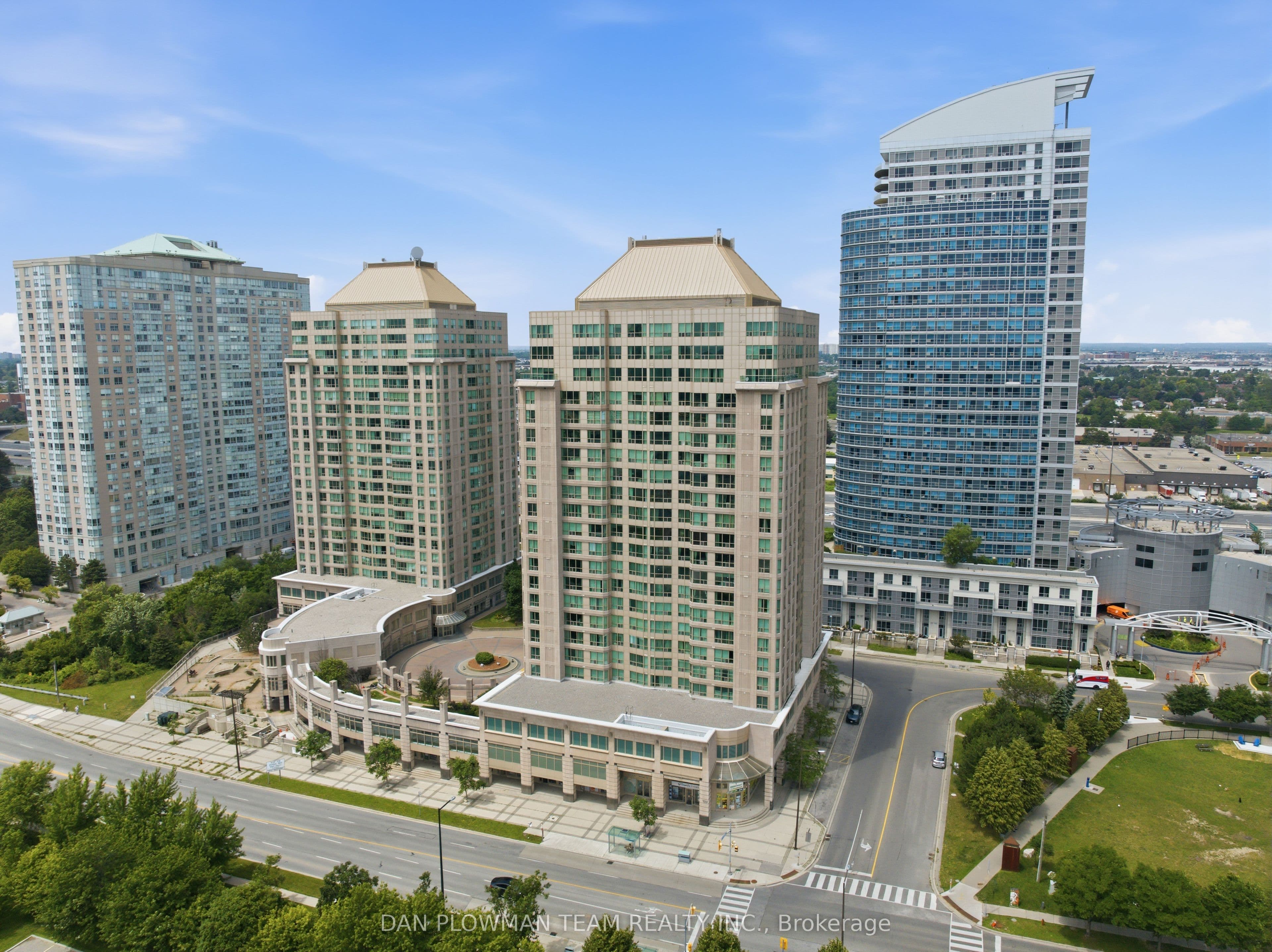 8 Lee Centre Drive 913, Toronto, ON M1H 3H8