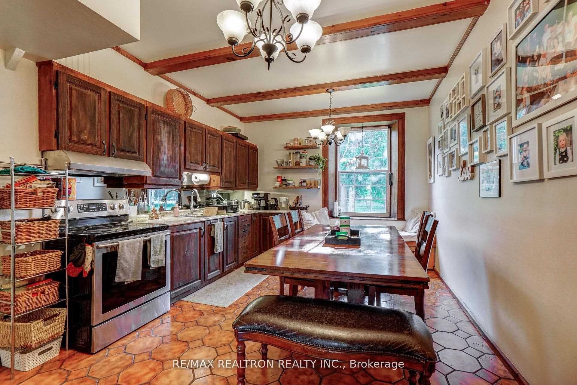 3930 Yonge Street, Bradford West Gwillimbury, ON L3Z 3X6